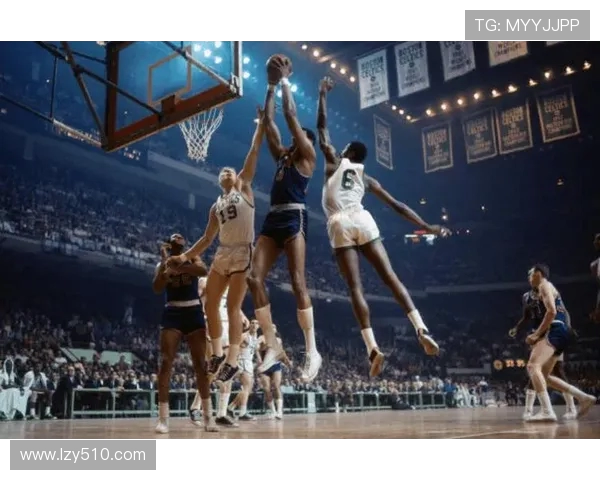 威尔特张伯伦的传奇篮球生涯与篮球历史上的伟大成就探索