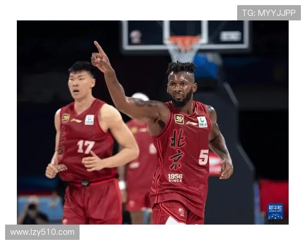 北京首钢篮球队与强敌激战全程回顾团队协作与战术较量的精彩瞬间 北京首钢篮球队与强敌激战全程回顾团队协作与战术较量的精彩瞬间