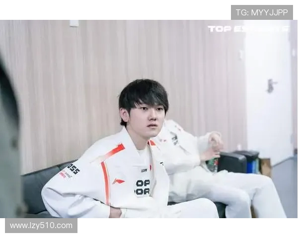 BLG在世界大师赛中以99分稳居积分榜首位展现强劲实力