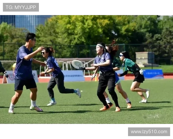 广州飞盘队在极限运动嘉年华中的精彩技术表现与战术分析